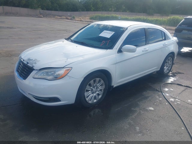 2014 Chrysler 200 LX photo 2