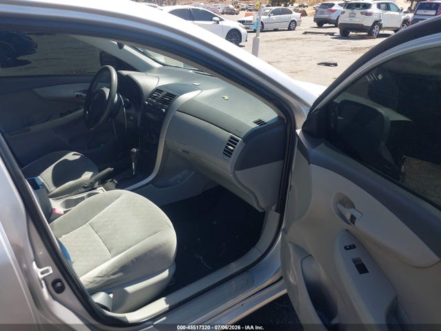 2009 Toyota COROLLA LE photo 5