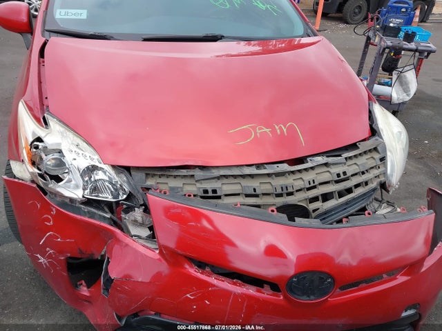 صورة 10 لـ 2015 Toyota PRIUS THREE