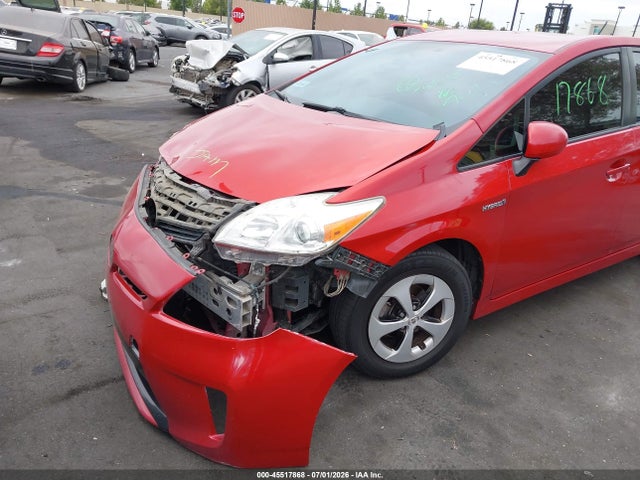 صورة مصغرة 12 لـ 2015 Toyota PRIUS THREE