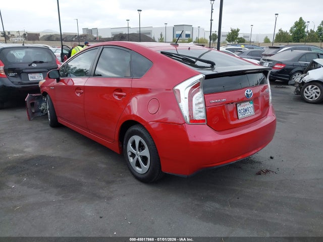 صورة 3 لـ 2015 Toyota PRIUS THREE