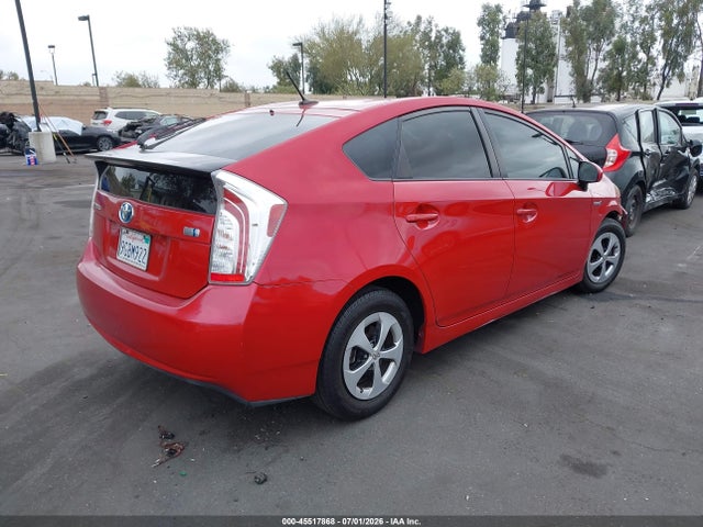 صورة 4 لـ 2015 Toyota PRIUS THREE