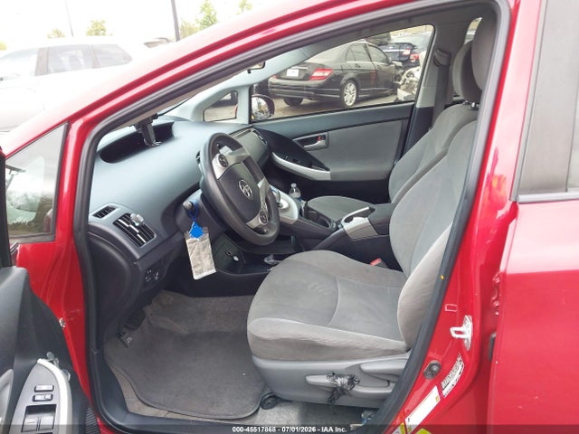 صورة 5 لـ 2015 Toyota PRIUS THREE