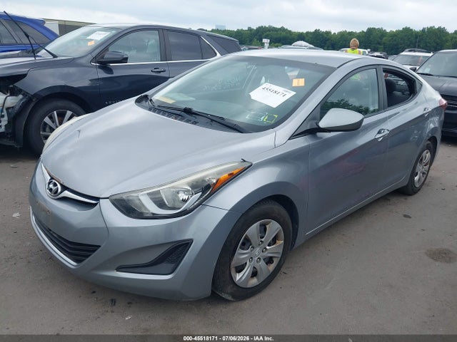 2016 Hyundai ELANTRA SE 照片 2