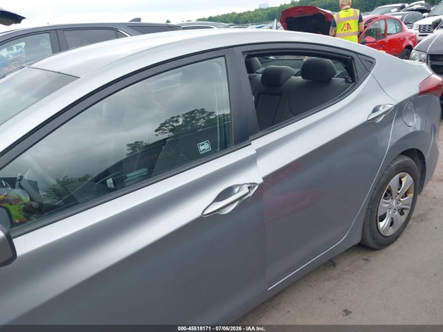 2016 Hyundai ELANTRA SE 照片 6
