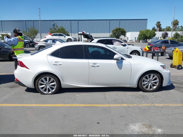 صورة مصغرة 13 لـ 2016 Lexus IS 200T