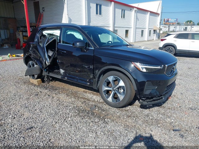 2025 VOLVO XC40 B5 CORE BRIGHT THEME