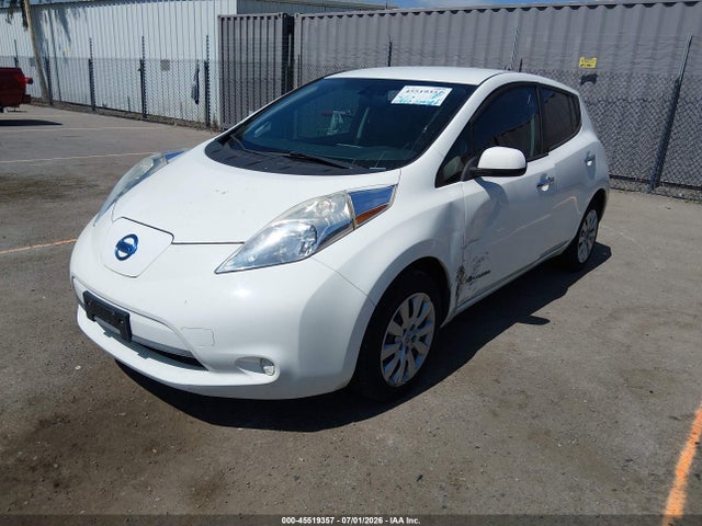 2016 Nissan LEAF S — фото 2