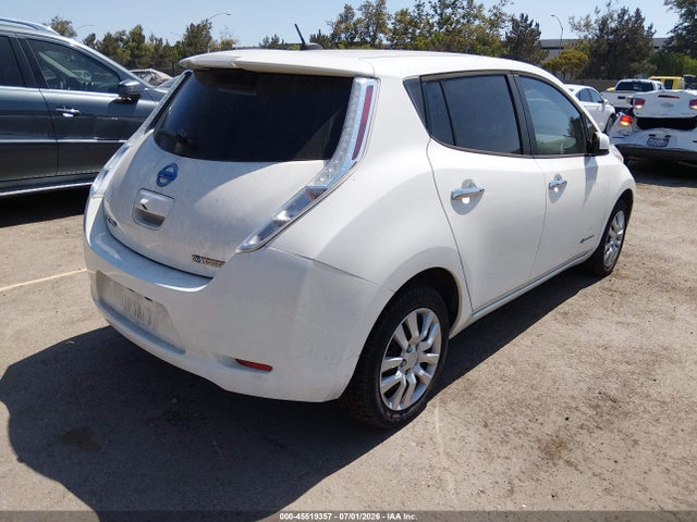 2016 Nissan LEAF S — фото 4