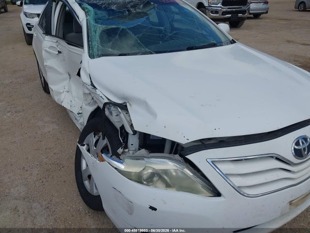 2011 Toyota CAMRY LE photo 6