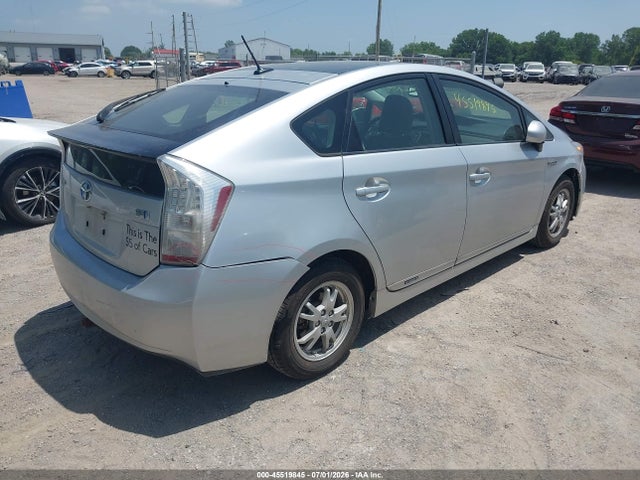 صورة 4 لـ 2011 Toyota PRIUS FOUR