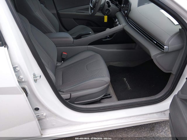 صورة 5 لـ 2021 Hyundai ELANTRA SE