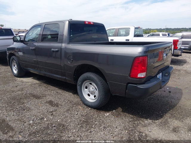 صورة 3 لـ 2017 RAM 1500 TRADESMAN 4X2 5'7 BOX