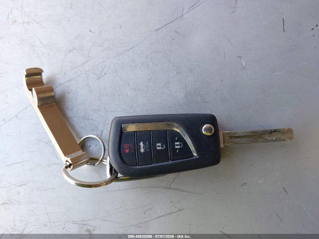 صورة مصغرة 11 لـ 2018 Toyota CAMRY LE