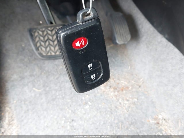 2012 Toyota PRIUS THREE thumbnail 11