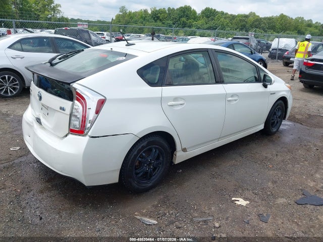 2012 Toyota PRIUS THREE photo 4