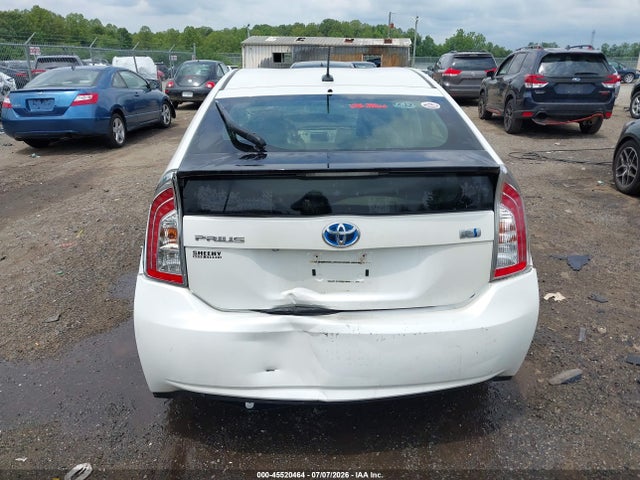 2012 Toyota PRIUS THREE photo 6