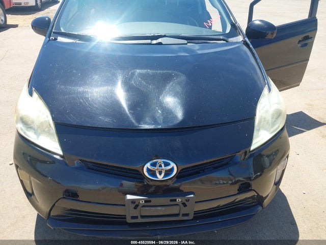 صورة 6 لـ 2012 Toyota PRIUS TWO