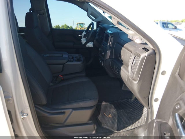 2026 Chevrolet SILVERADO 1500 photo 5