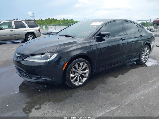 صورة 2 لـ 2016 Chrysler 200 S
