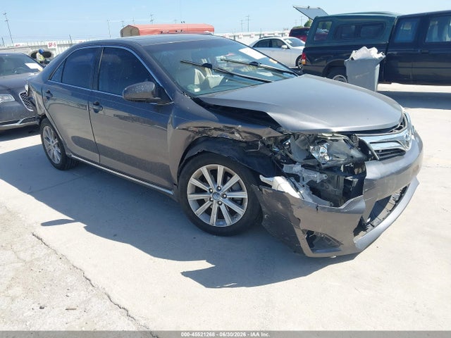 2014 TOYOTA CAMRY XLE