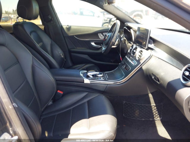 صورة 5 لـ 2015 Mercedes-BENZ C 300 SPORT 4MATIC