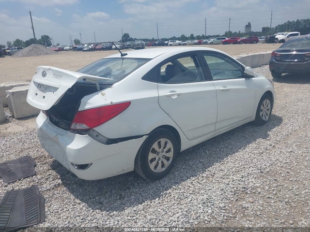 2015 Hyundai ACCENT GLS — фото 4