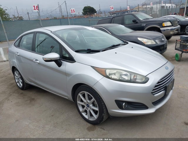 2015 FORD FIESTA SE photo 1