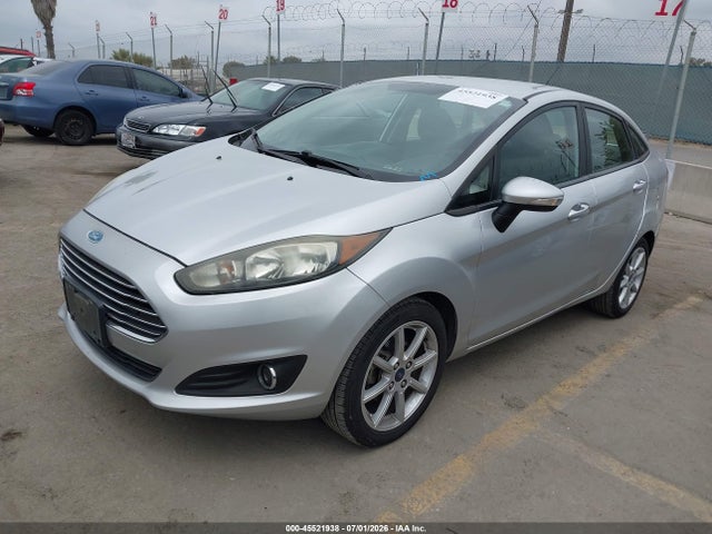 2015 FORD FIESTA SE photo 2