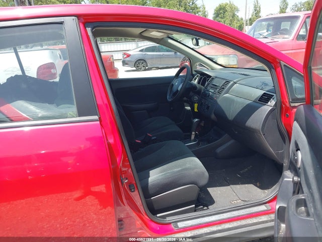 2011 Nissan VERSA 1.8S — фото 5
