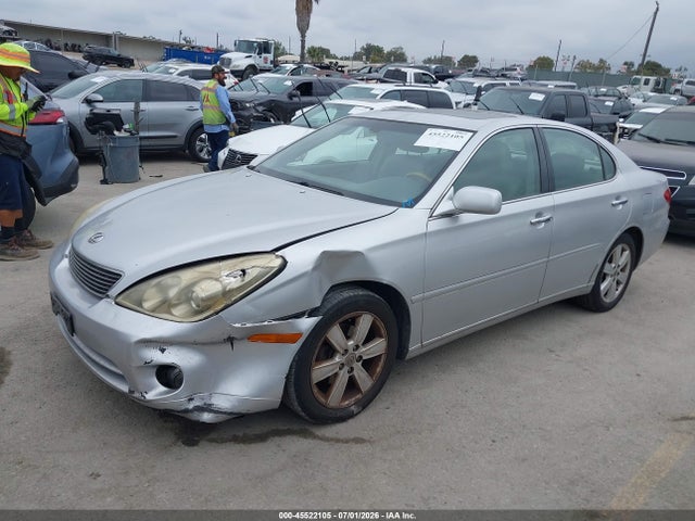 2005 Lexus ES 330 photo 2