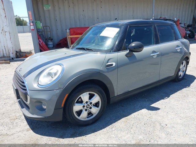 صورة 2 لـ 2016 MINI HARDTOP COOPER