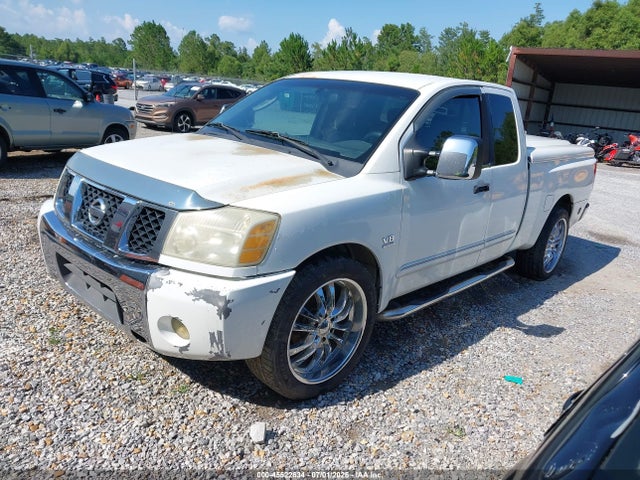 2004 Nissan TITAN LE 照片 2