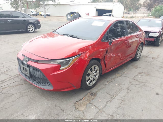 2020 Toyota COROLLA LE photo 2