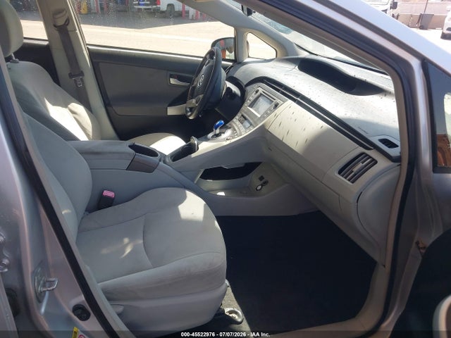 2013 Toyota PRIUS THREE — фото 5