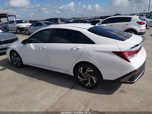 صورة 14 لـ 2025 Hyundai ELANTRA SEL SPORT