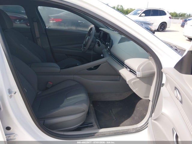 صورة 5 لـ 2025 Hyundai ELANTRA SEL SPORT