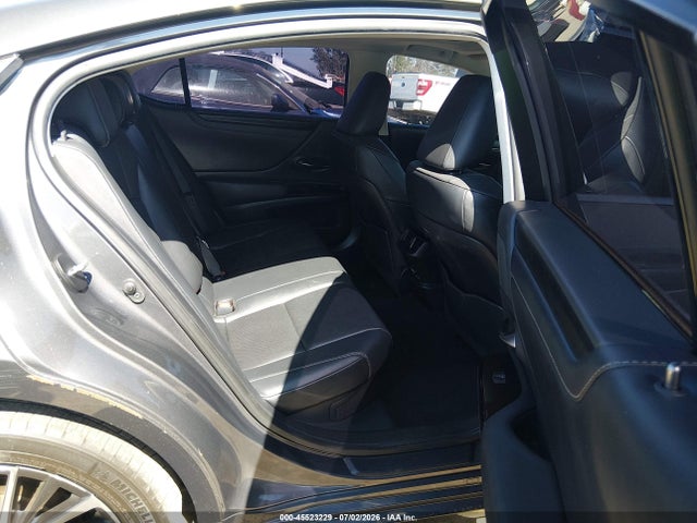 2022 Lexus ES 300H 照片 8