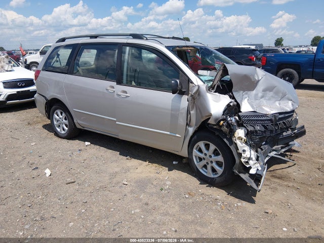 2004 TOYOTA SIENNA CE