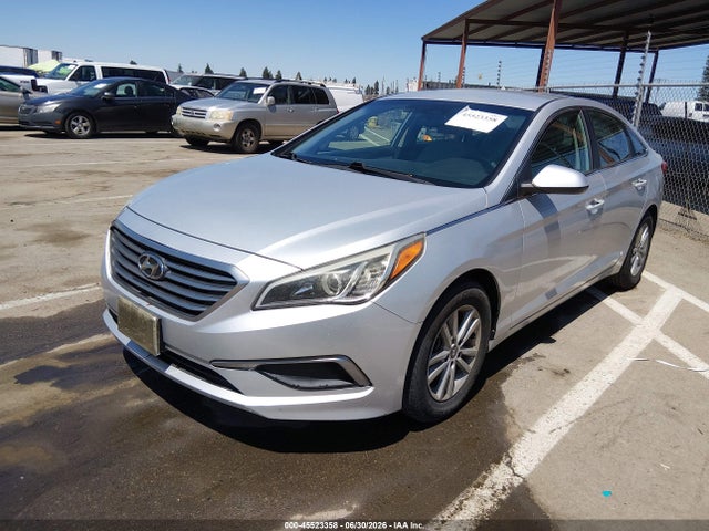 2016 Hyundai SONATA SE — фото 2