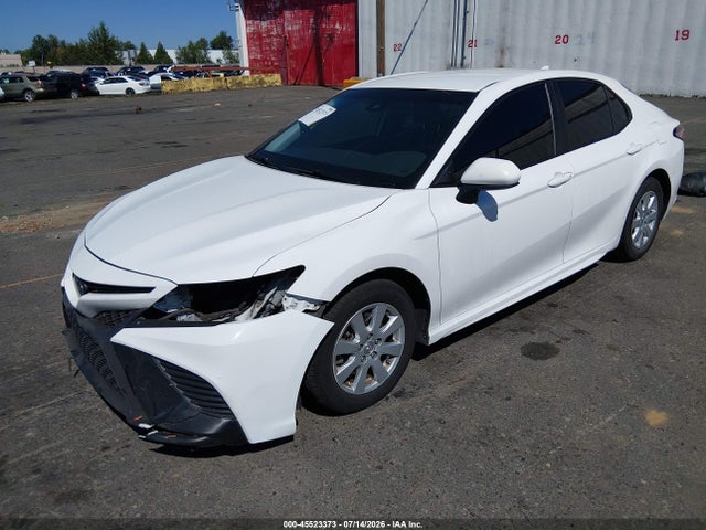 2019 TOYOTA CAMRY SE 2
