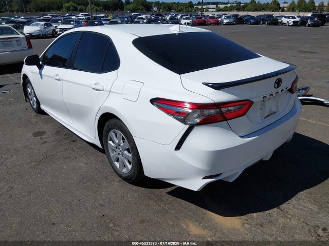 2019 TOYOTA CAMRY SE 3