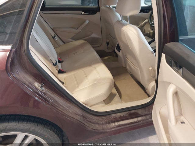 2014 Volkswagen PASSAT 2.0L TDI SE 照片 8
