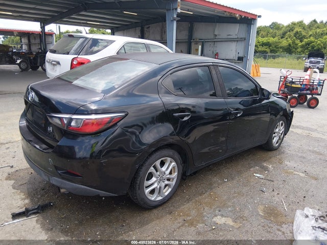 2017 Toyota YARIS IA photo 4
