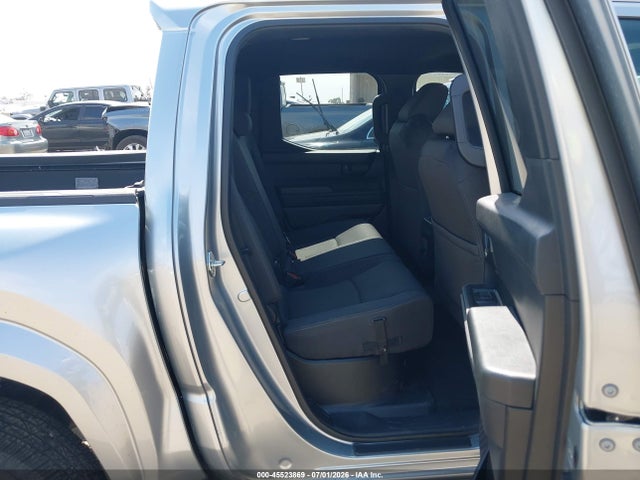 صورة 8 لـ 2025 Toyota TACOMA SR