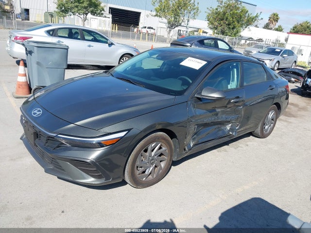 صورة 2 لـ 2024 Hyundai ELANTRA SEL
