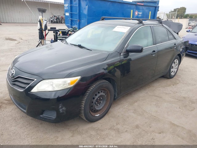 2011 Toyota CAMRY LE photo 2