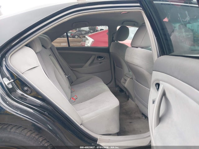 2011 Toyota CAMRY LE photo 8