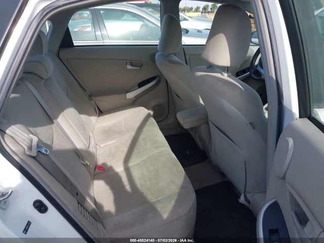 صورة 8 لـ 2010 Toyota PRIUS III