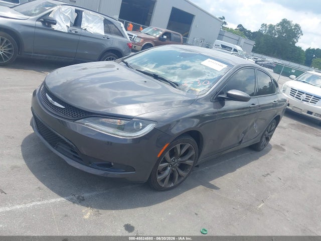 صورة 2 لـ 2016 Chrysler 200 S
